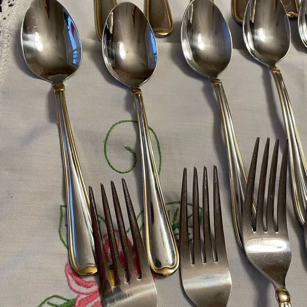 Cambridge 18/10 ALLURE Gold Edged Flatware Set Multiple Pieces & Serving Set